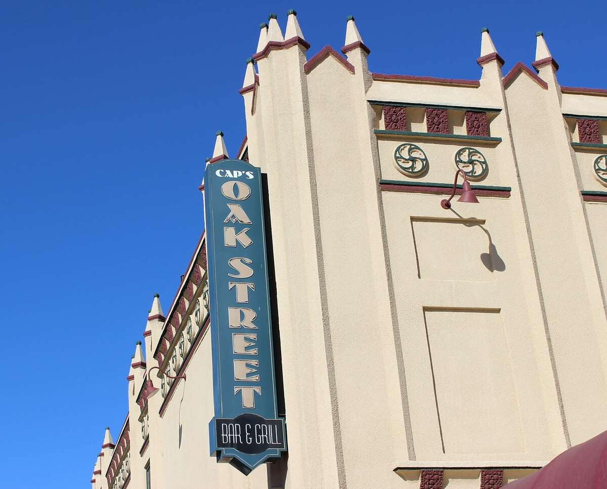 Oak and First streets, Brentwood