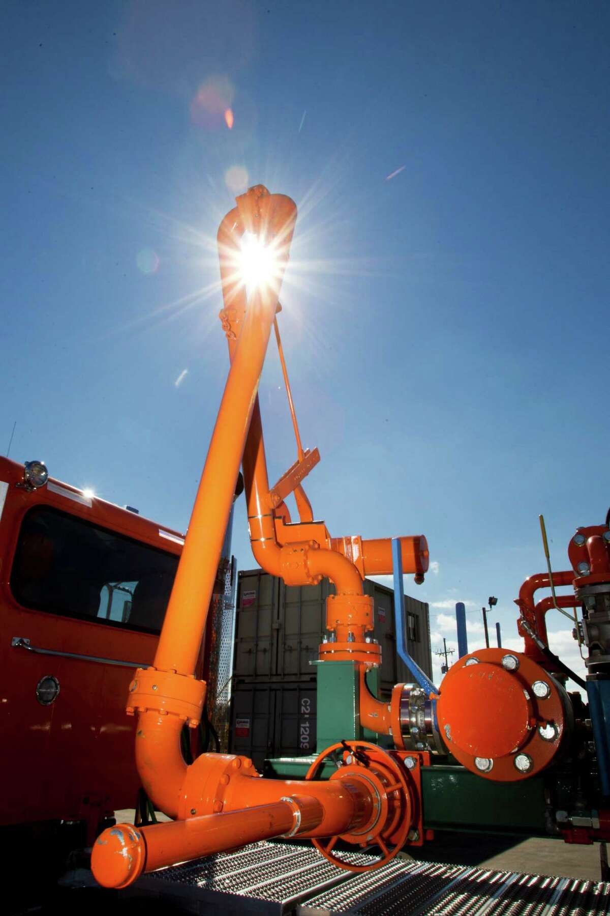 Redeployment: Battlefield engines take on oil field mission