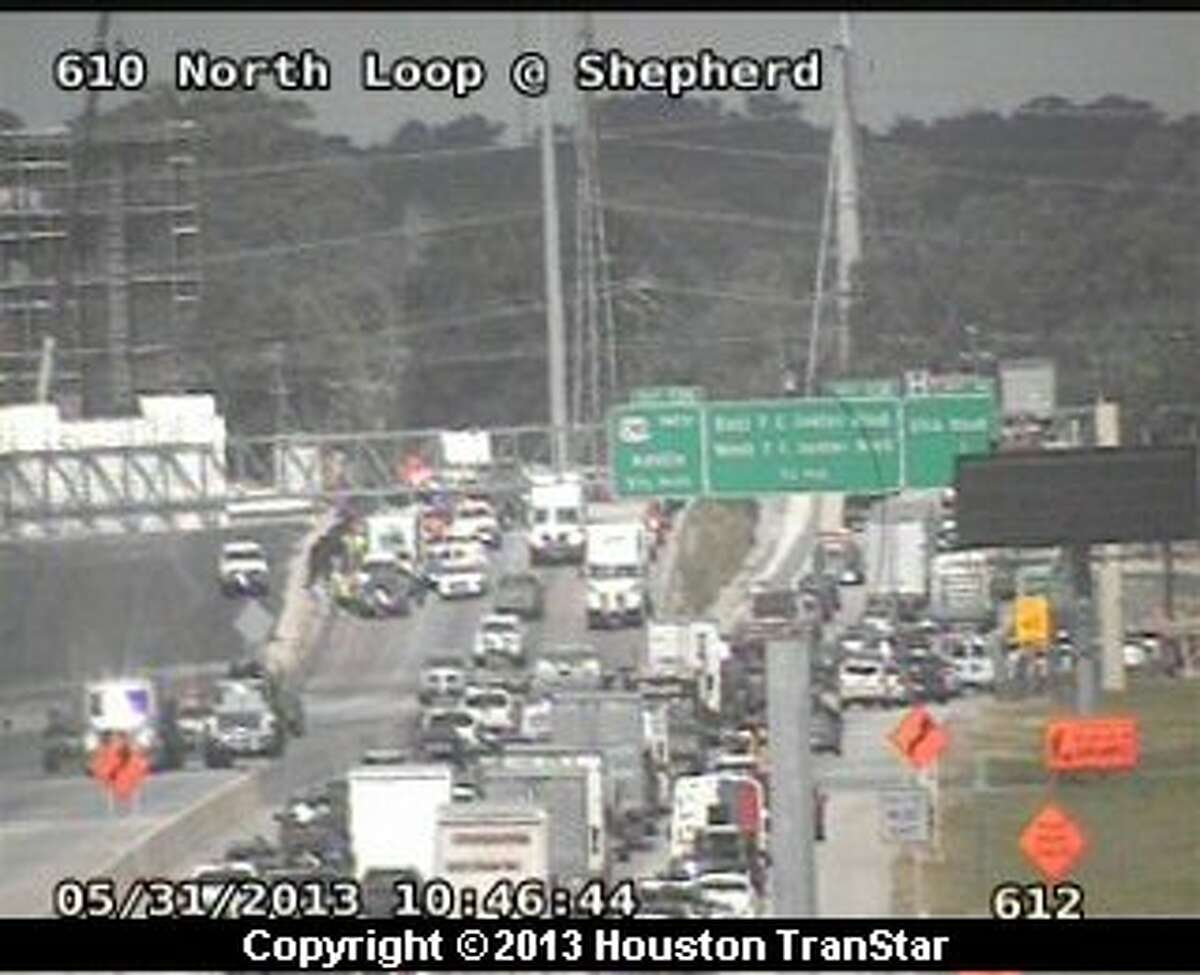 5 Car Pileup Closes Two Lanes Backs Up Traffic On 610