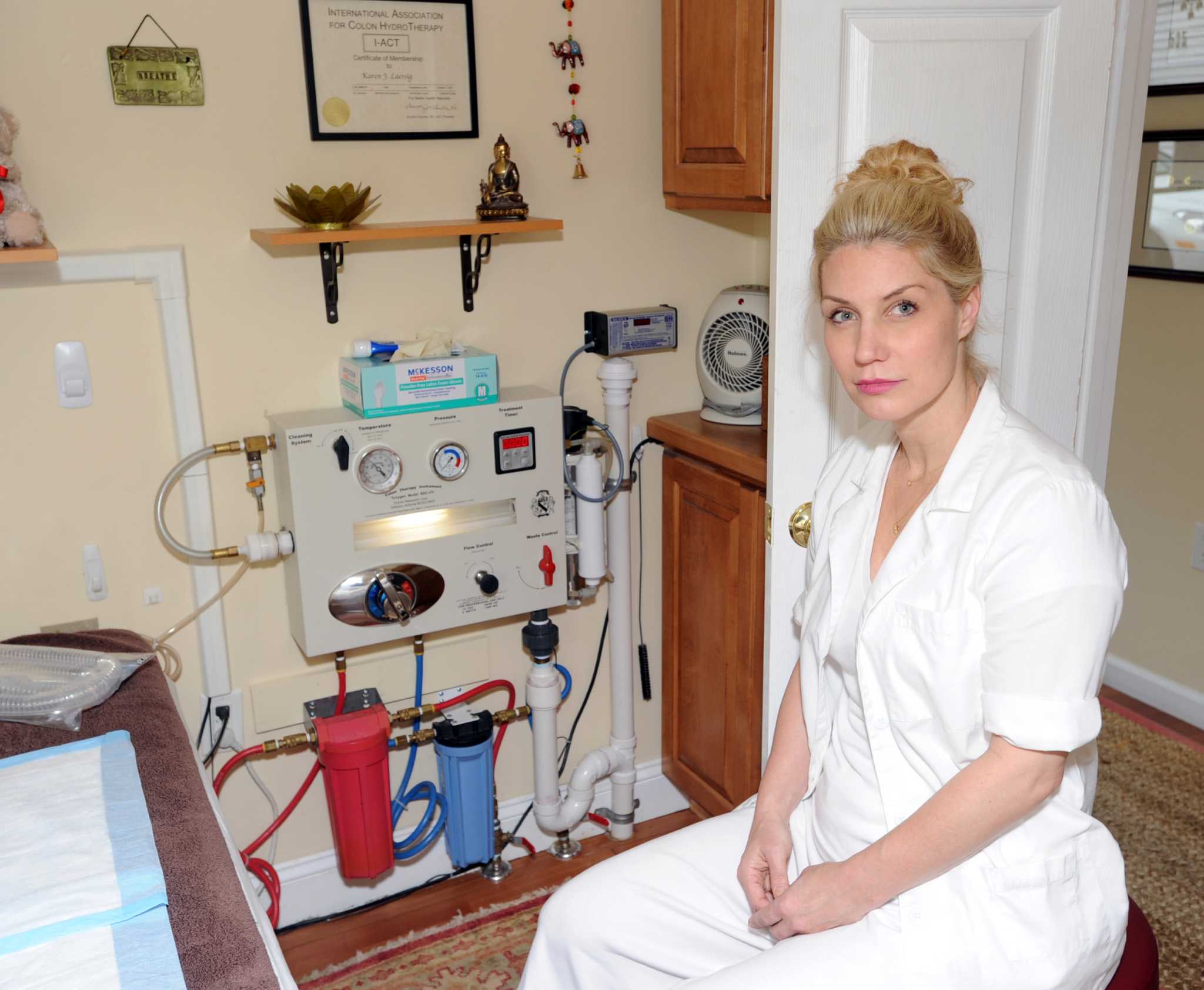 Greenwich ground zero in statewide battle over colon cleansing - Connecticut Post