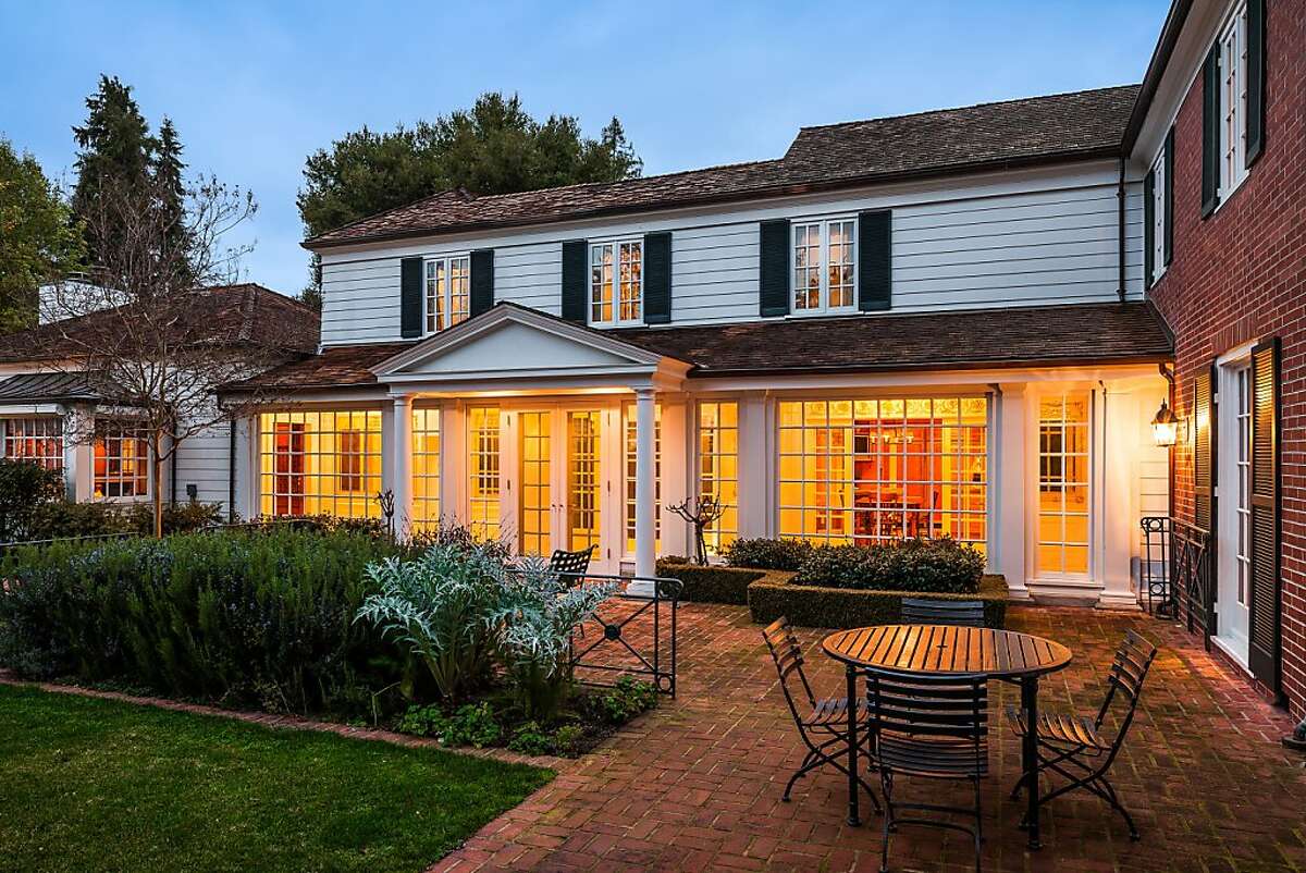 Palo Alto estate boasts classical design and secret rooms