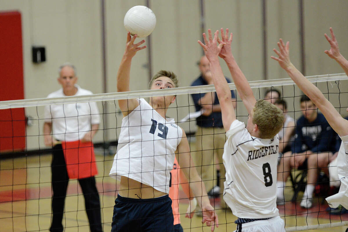 Staples volleyball sweeps Ridgefield in Class L semifinals