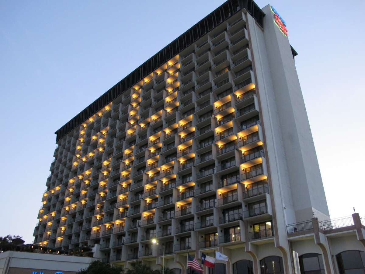 How much Texas hotels are making