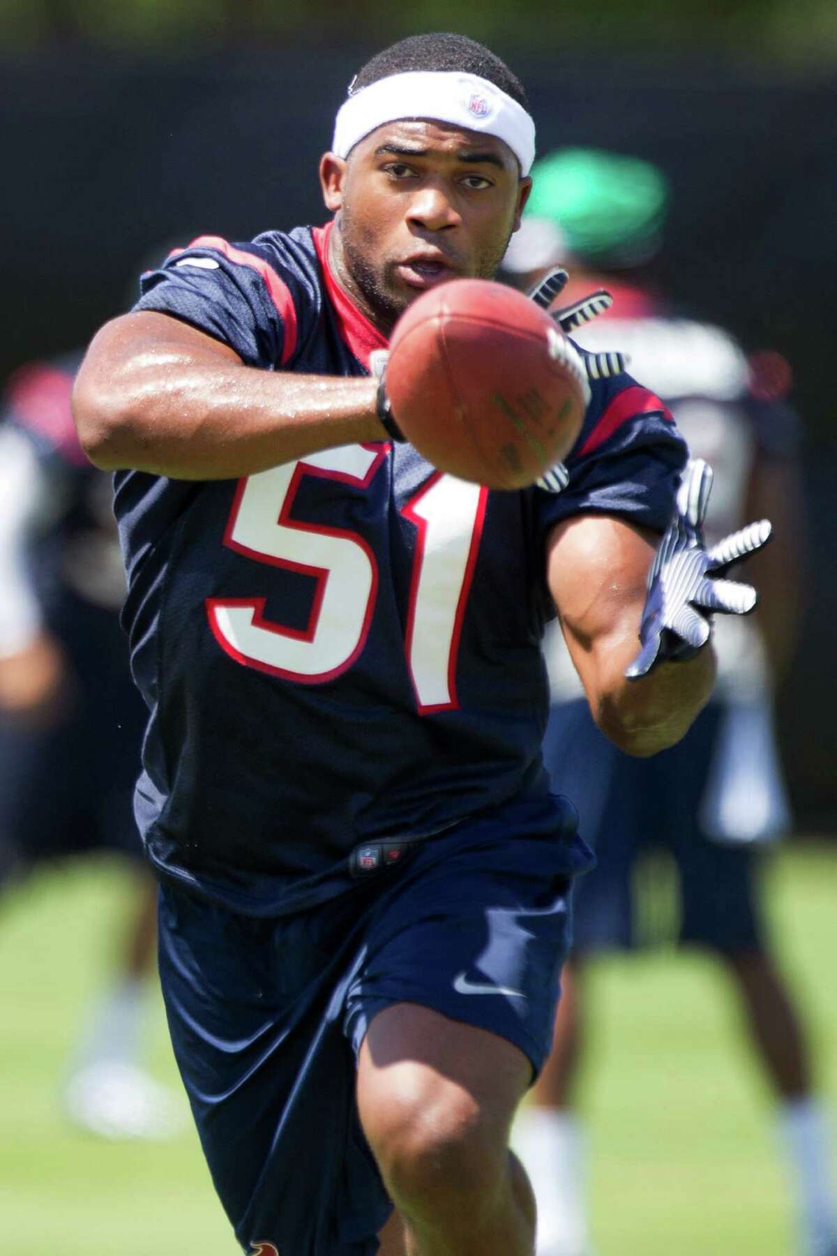 Bears sign former Texans LB Darryl Sharpton