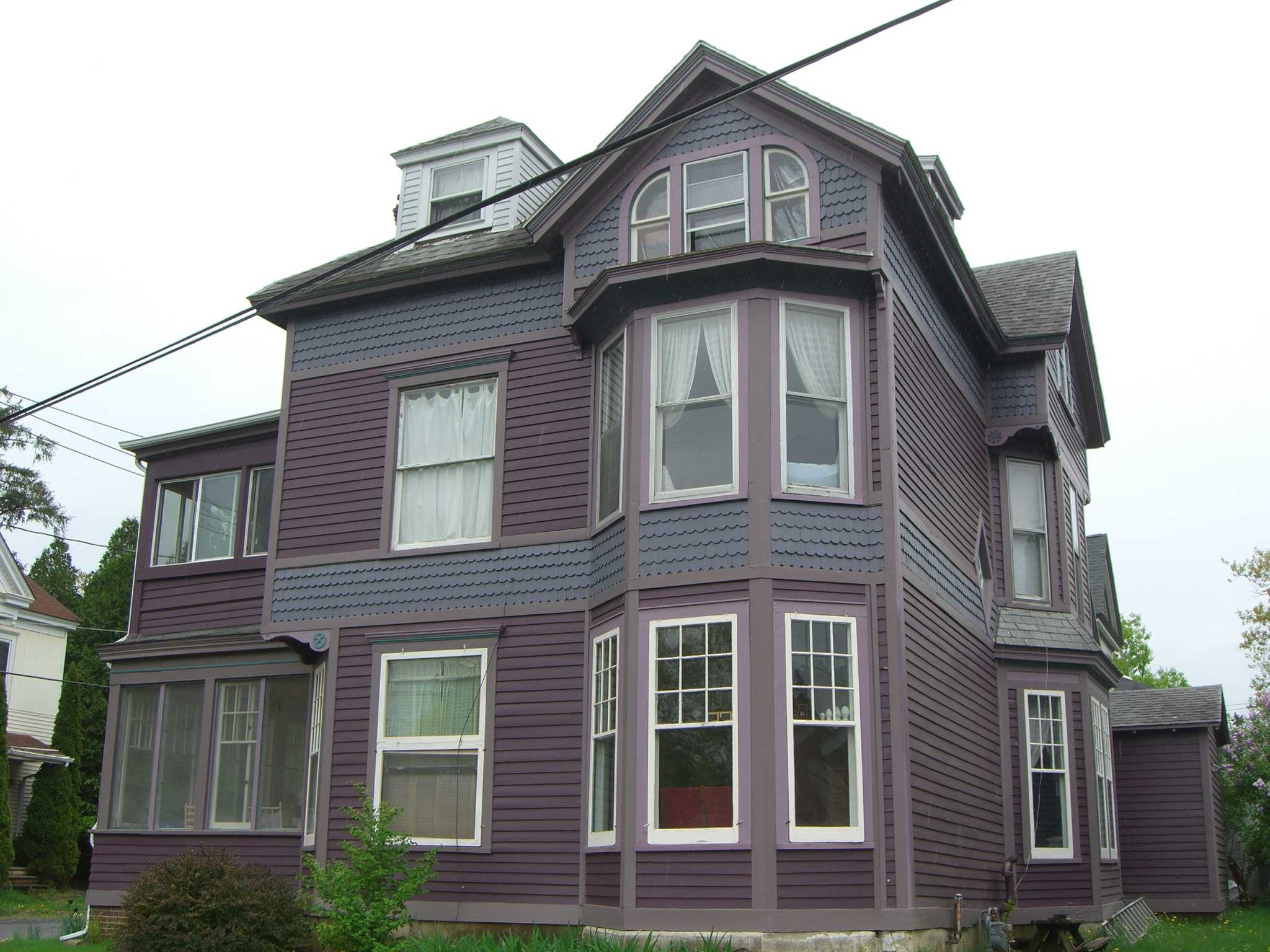 House of the Week Victorian in Round Lake