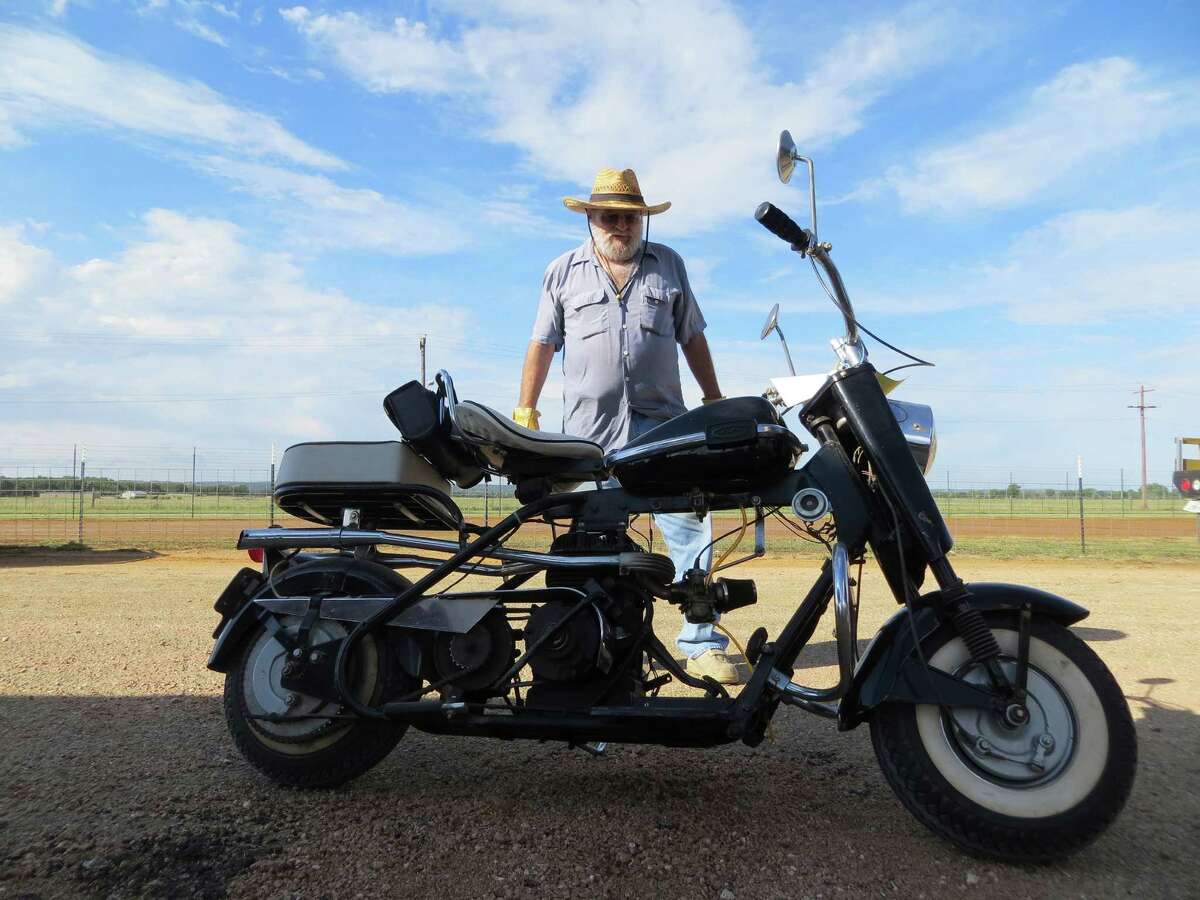 Tractorlovers heading to Fredericksburg