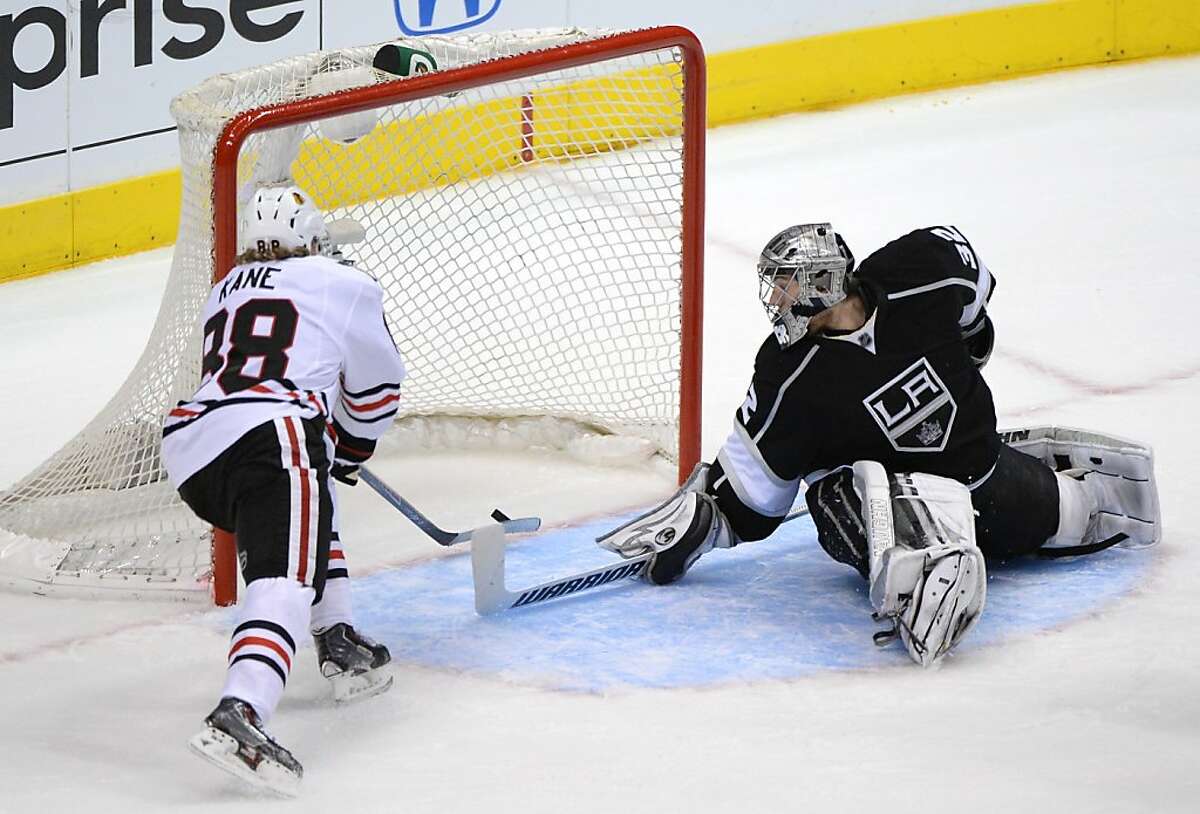  NHL Men's Los Angeles Kings Jonathan Quick #32 Player