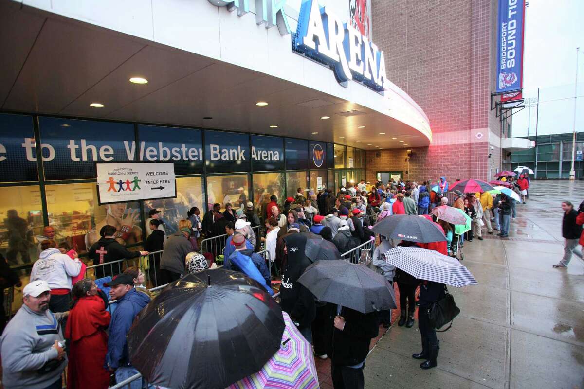 Crowds showing up for free dental clinic