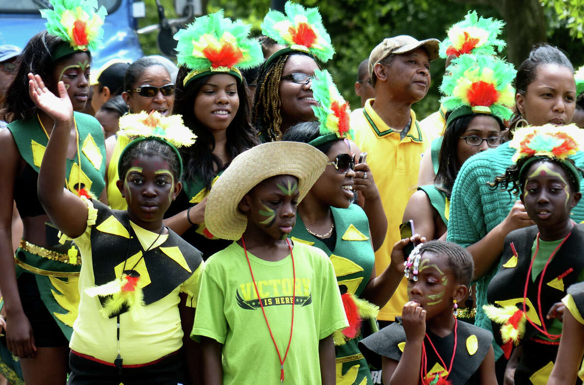 Hundreds turn out for Juneteenth parade