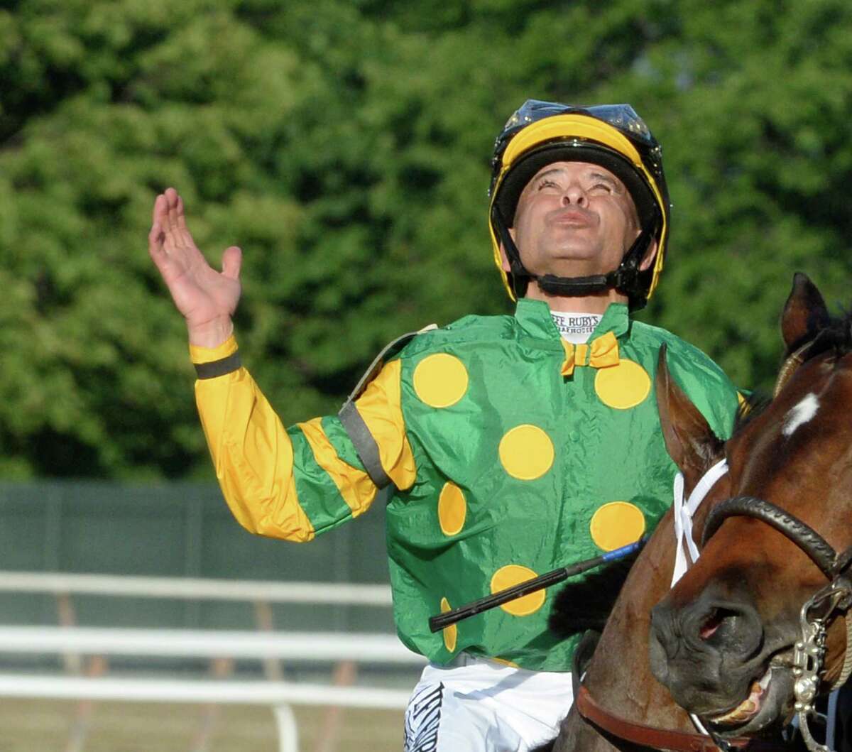 Another long shot finishes in front