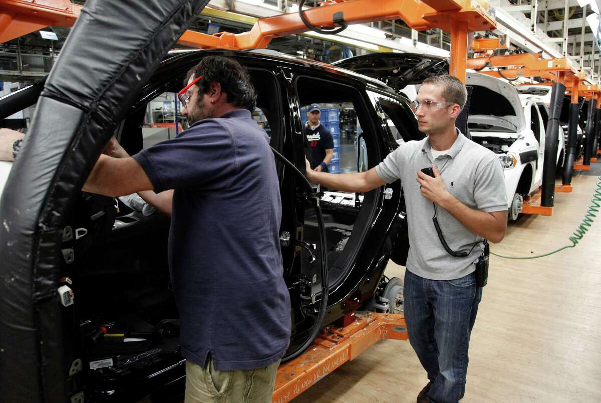 Car builders in a race for hires