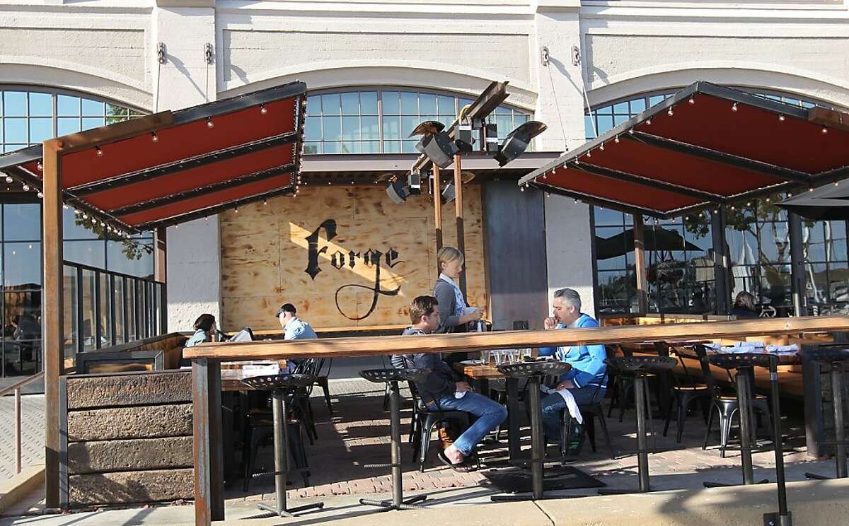 Fine pizza, drinks at Jack London's