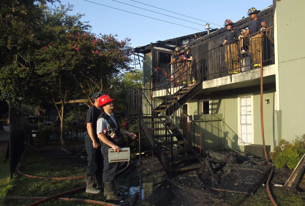 Officials find cause of Houston apartment fire, call in arson team