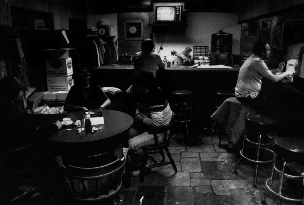 Troy landmark serves its final brew