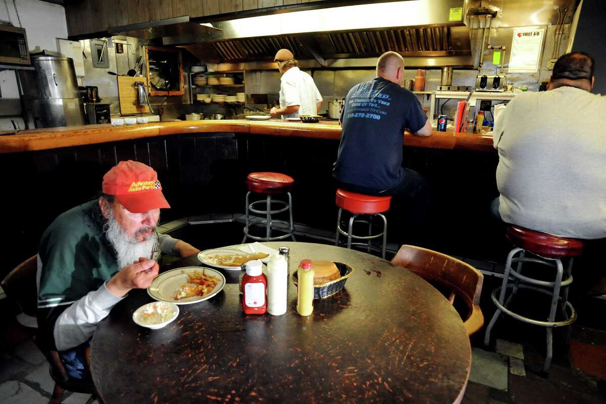 Troy landmark serves its final brew