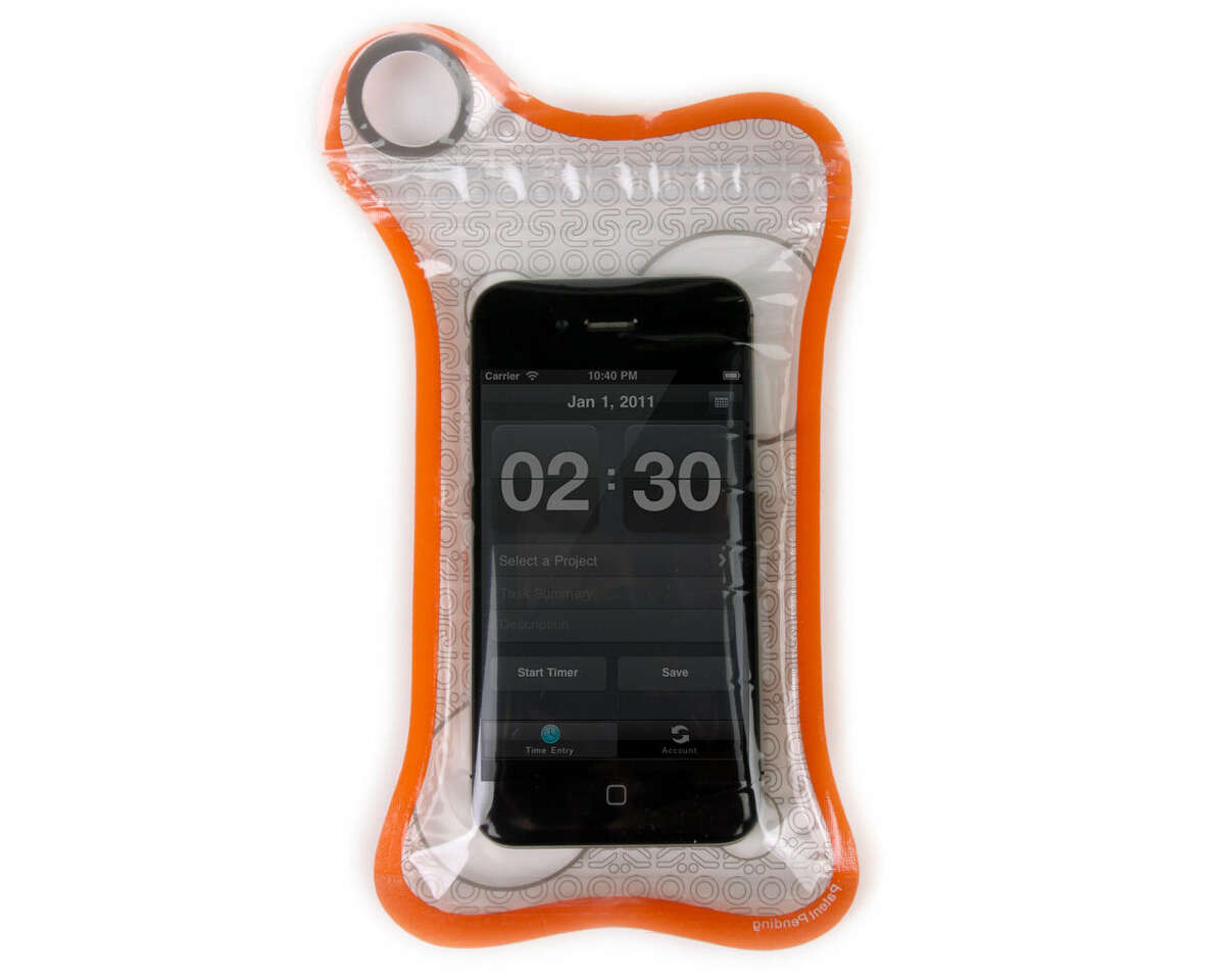 BubbleShield provides a dual-zip enclosure for the smartphone or tablet.