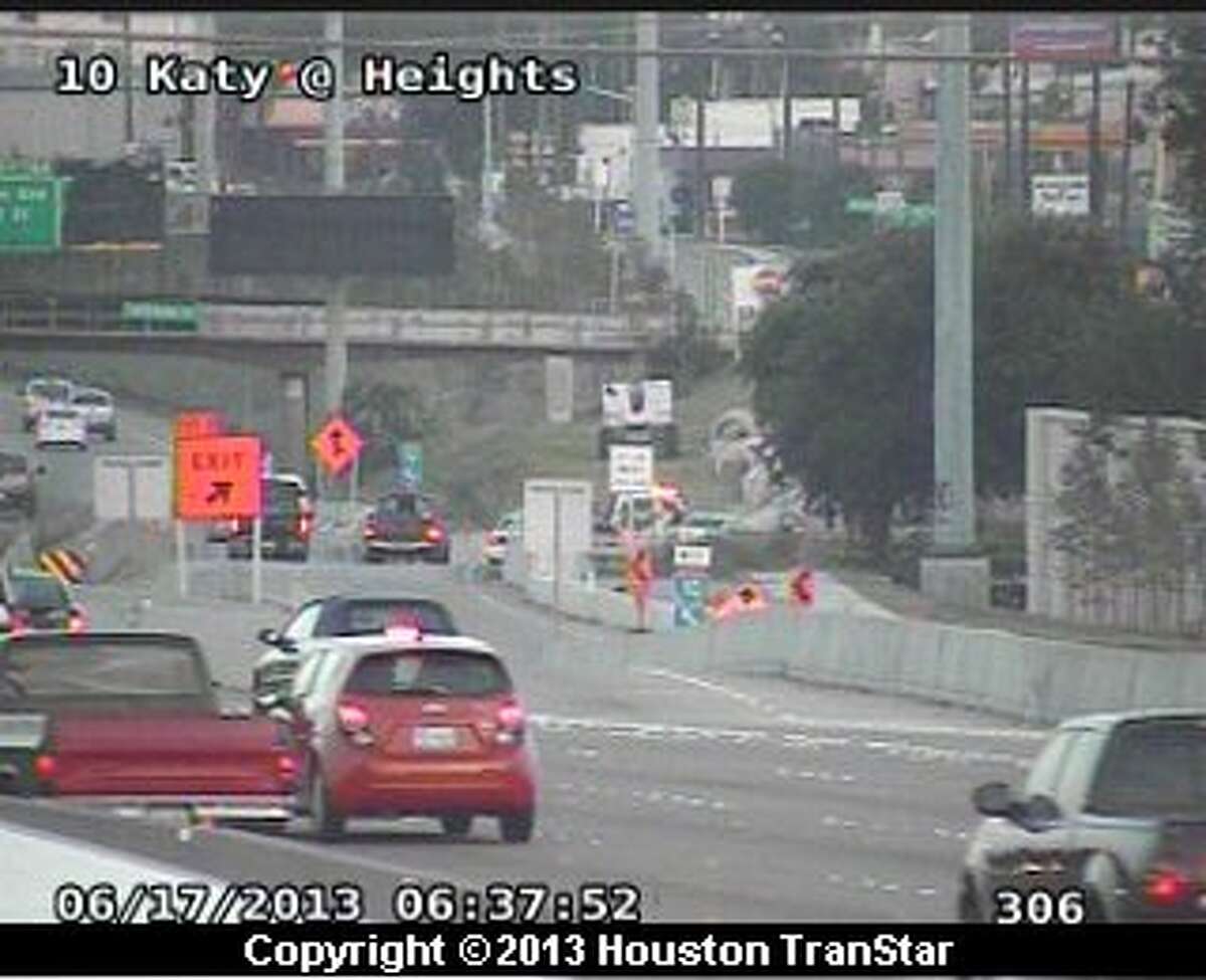 Crashes delay rushhour commute around Houston