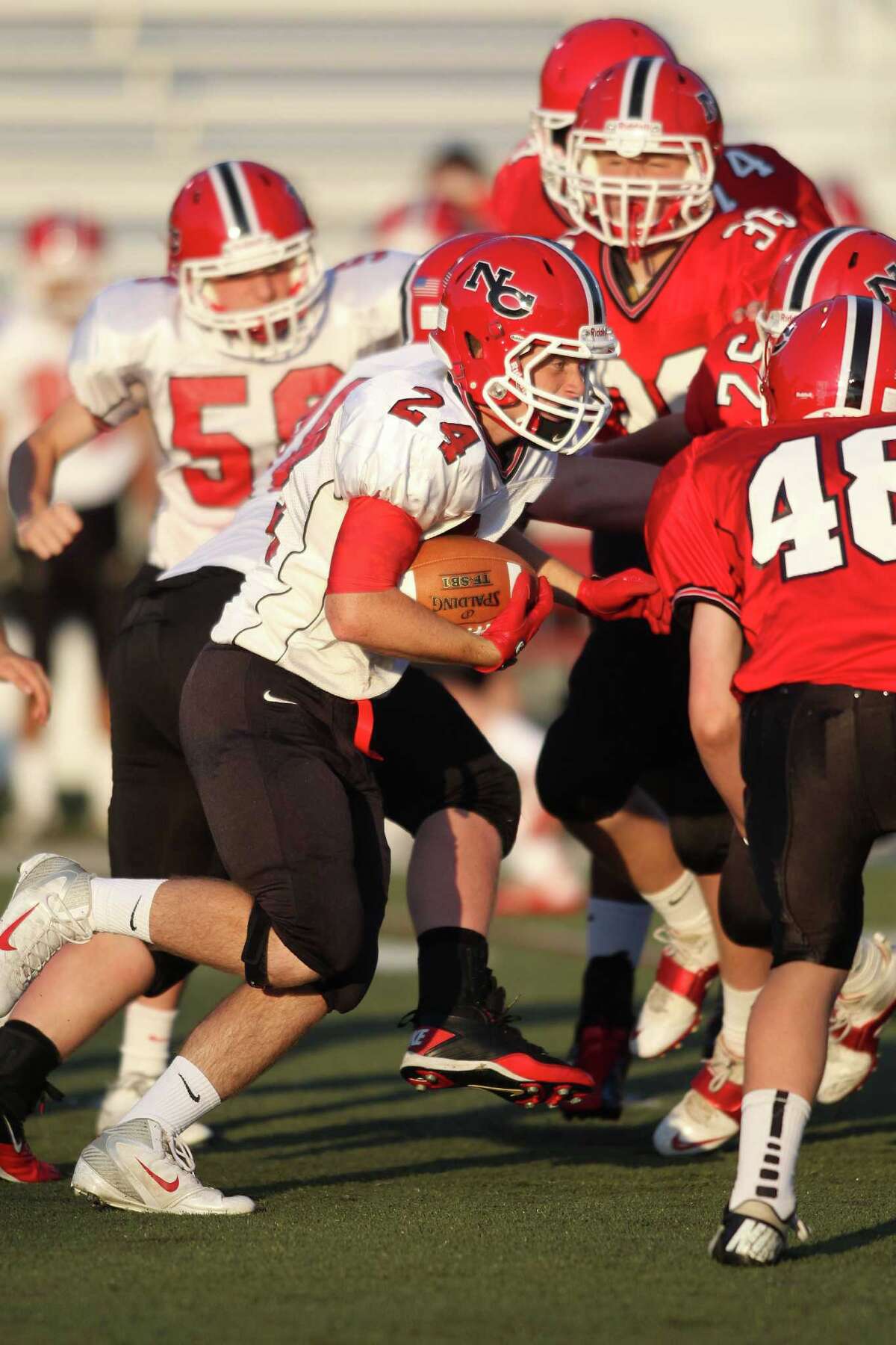 With three touchdowns in last 135, New Canaan Red and White football