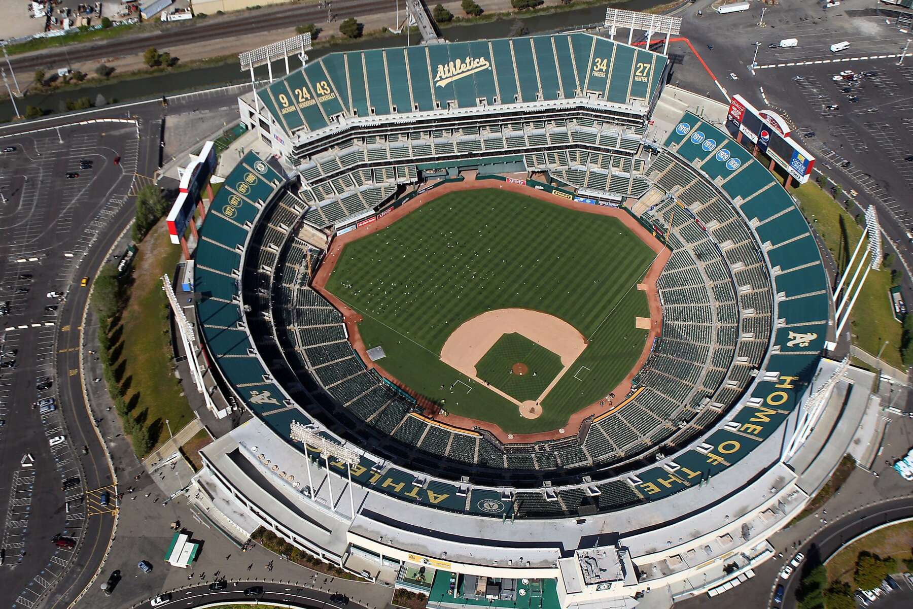 SAN FRANCISCO / 49ers, city to settle on park repairs / Supervisors must  approve plan to pay for upkeep of stadium