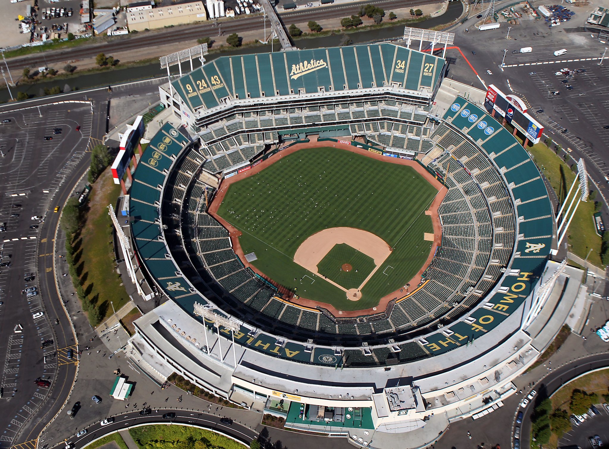 In defense of the Oakland Coliseum and its diehard A's fans