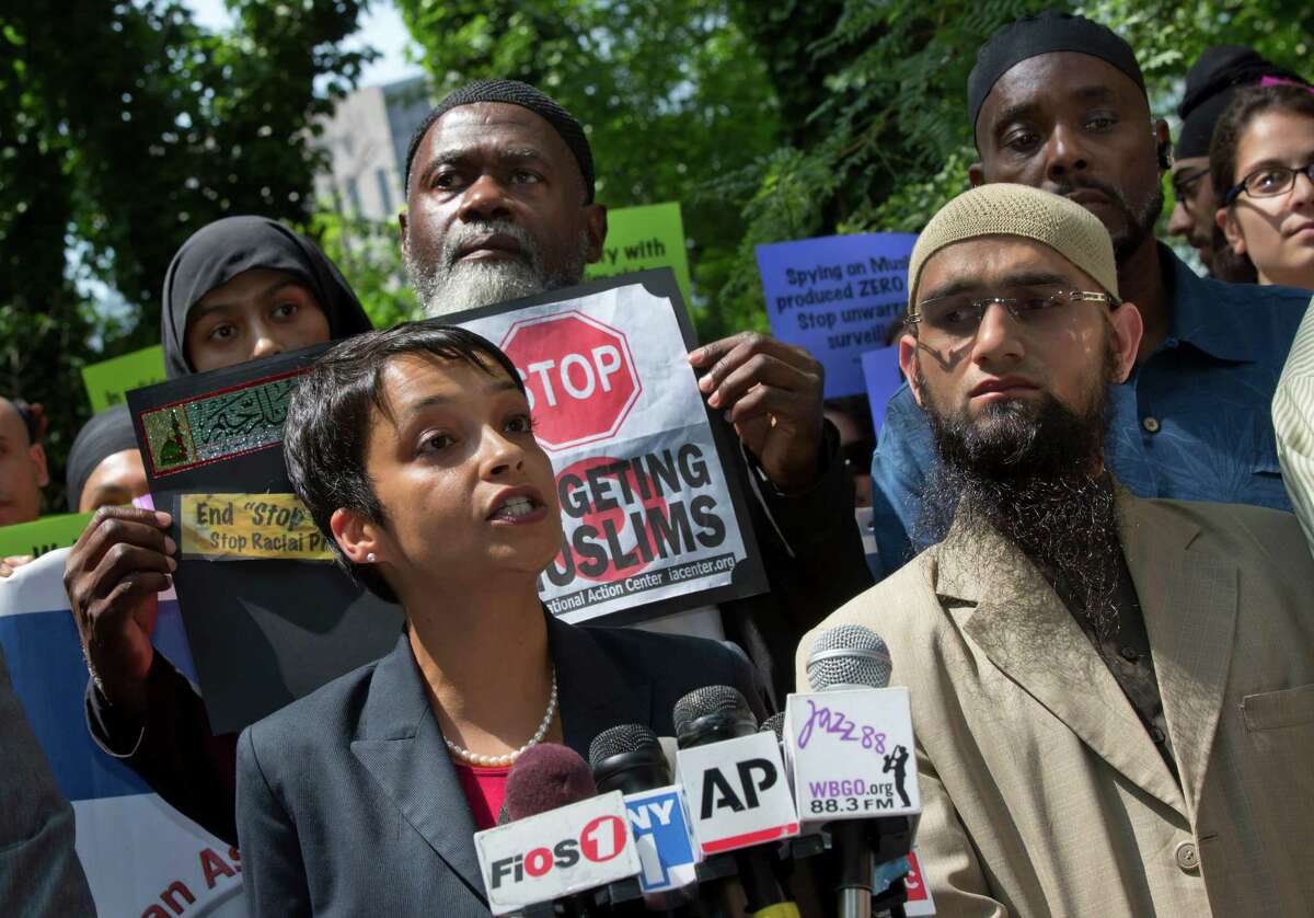 Civil rights groups sue NYPD over Muslim spying