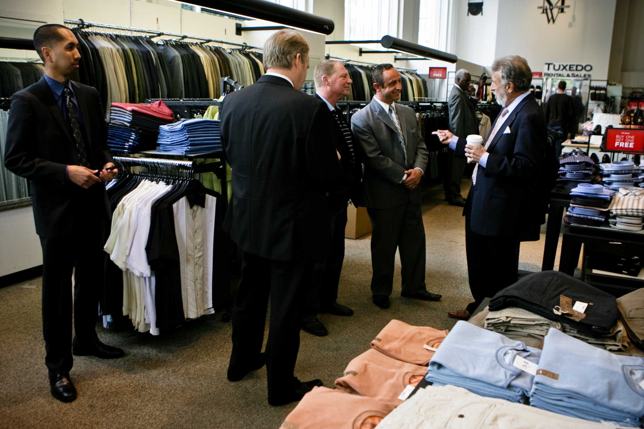 Men s Wearhouse ousts founder pitchman Zimmer