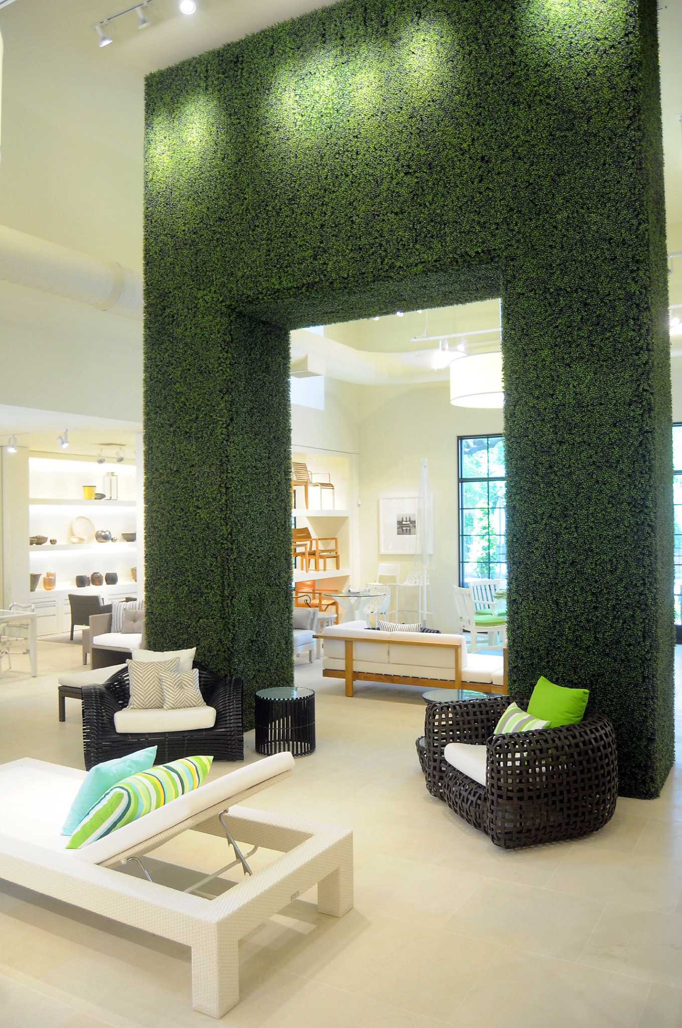 Highend decor store opens in River Oaks