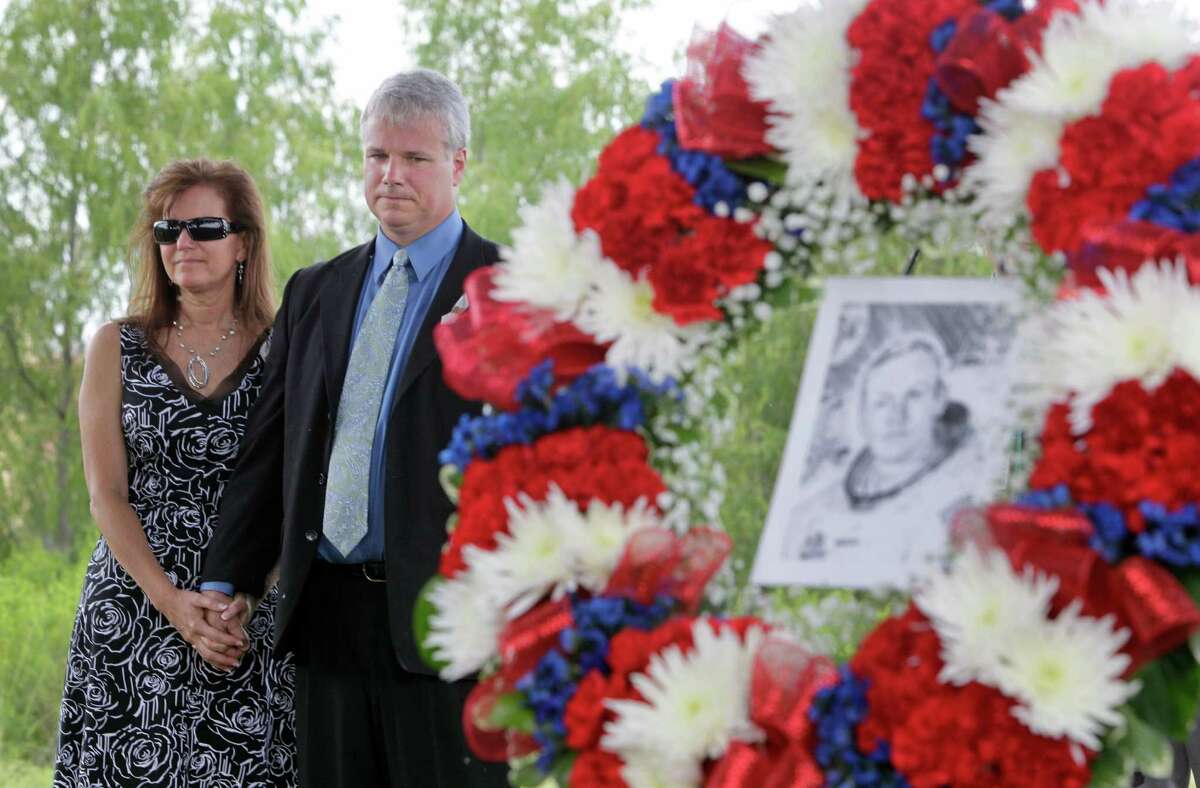 Memorial For Neil Armstrong At Jsc 7090