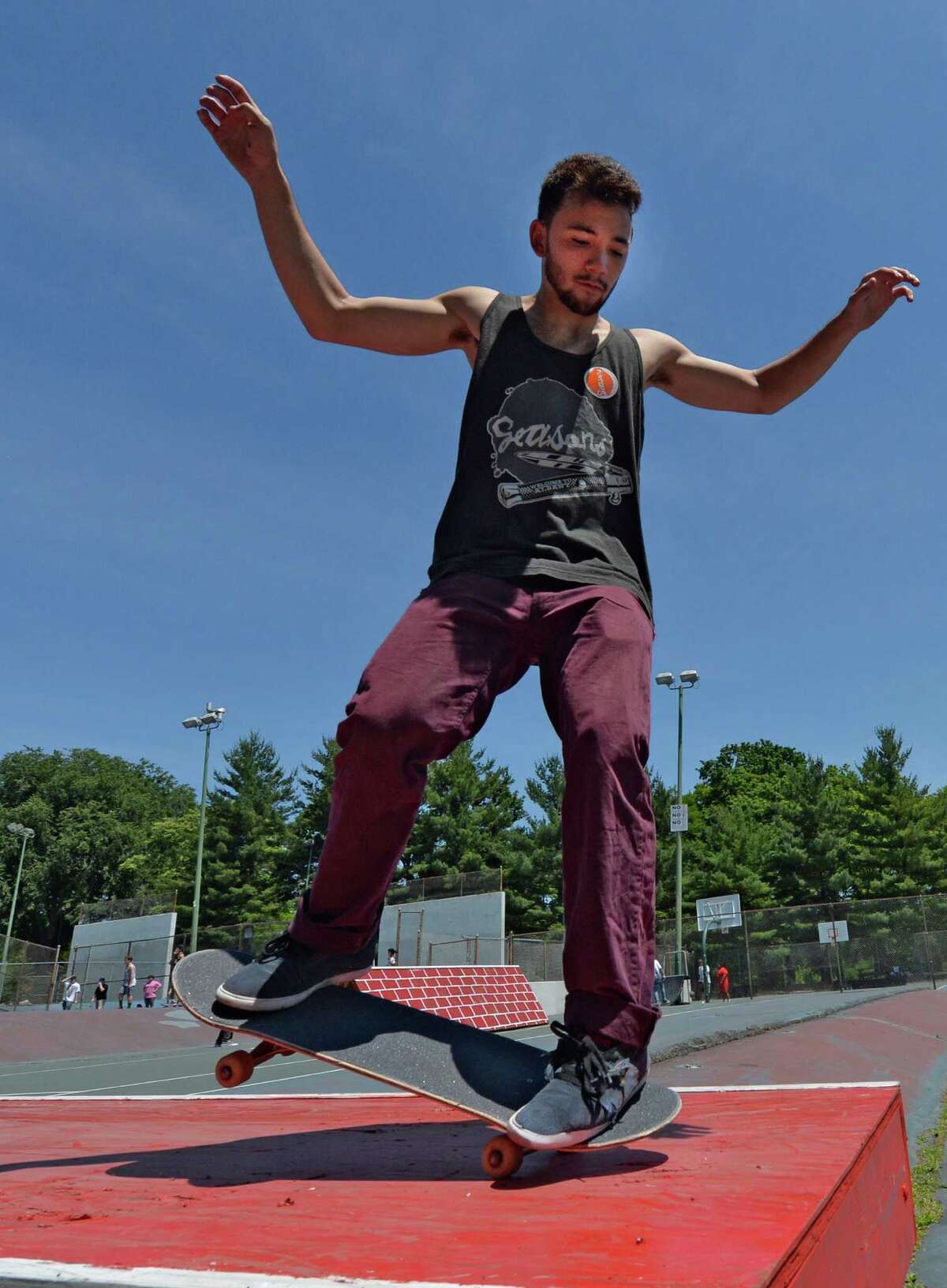 Photos, video Flying over obstacles