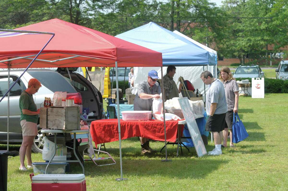 Photos Farmers market at Italian American Community Center