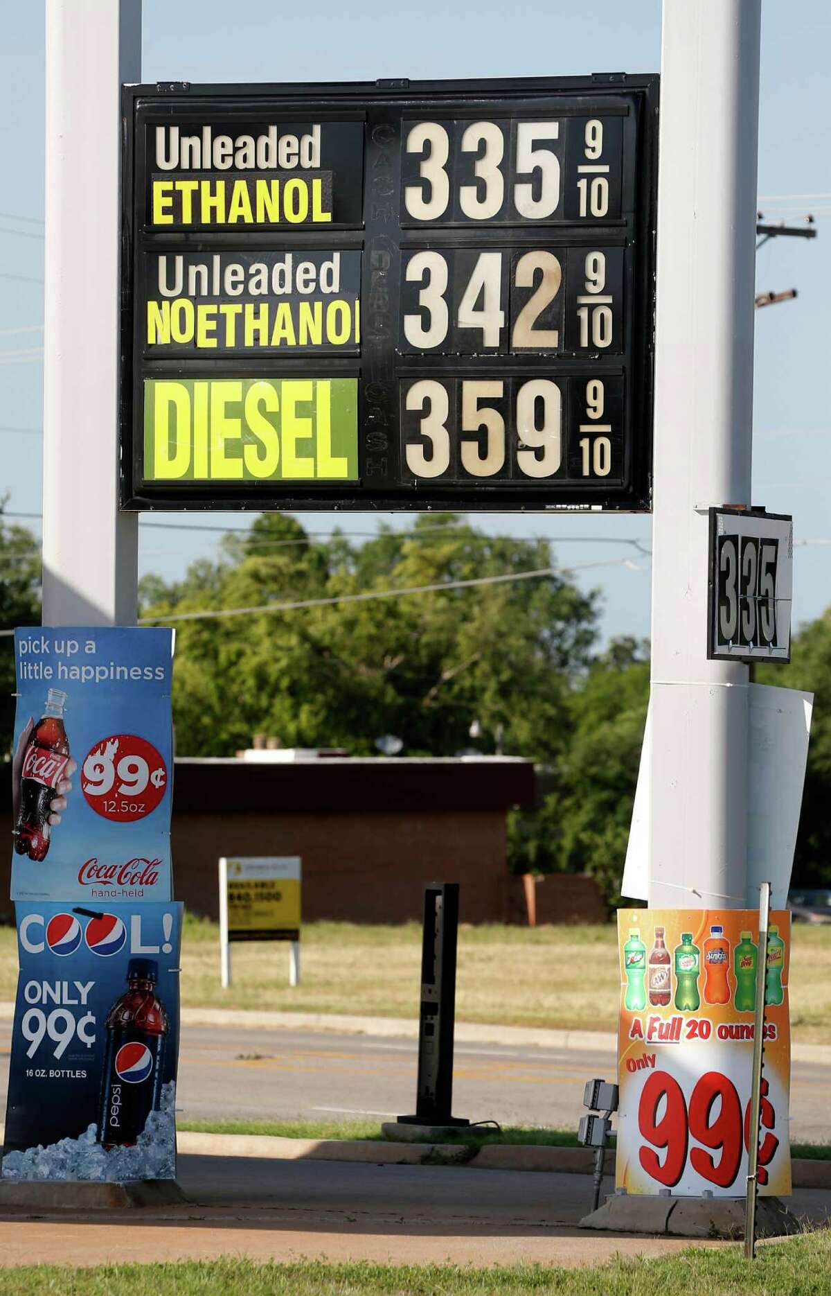 Boost for cars or bust? Ethanol debate heats up