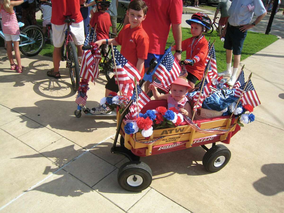Love a parade? Bellaire, West U. stage holiday events