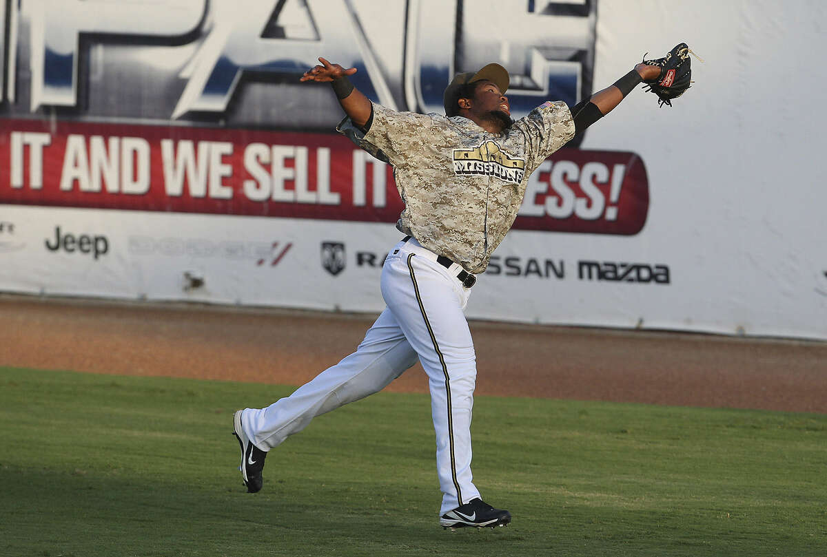 Missions right fielder Yeison Asencio stretches in the fifth to make the catch and preserve the shutout.