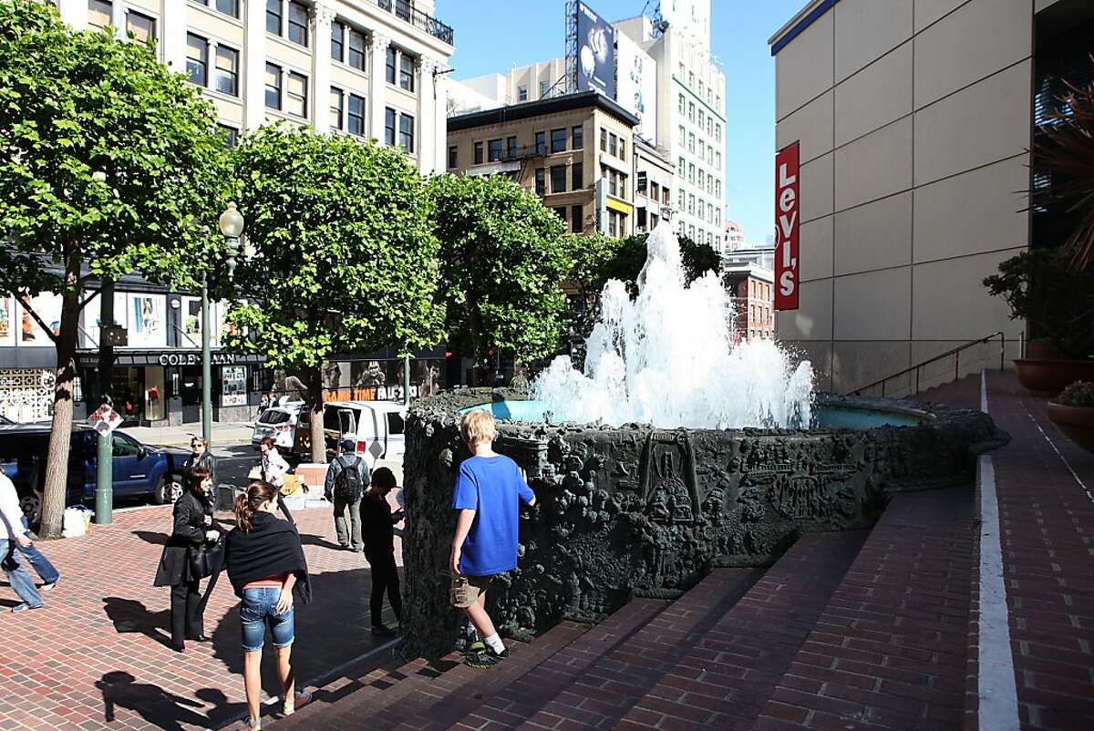 SF planners want Union Square Apple Store altered