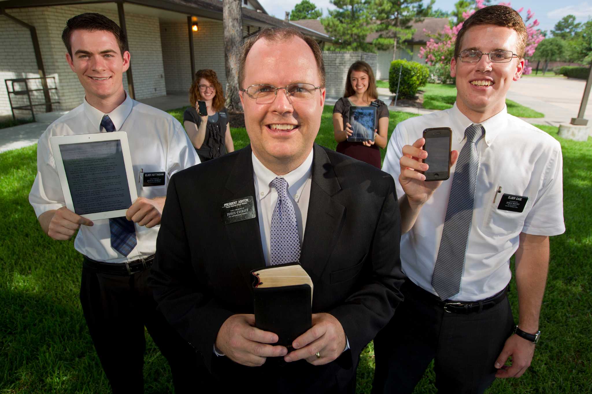 Mormon missionaries come calling on social media