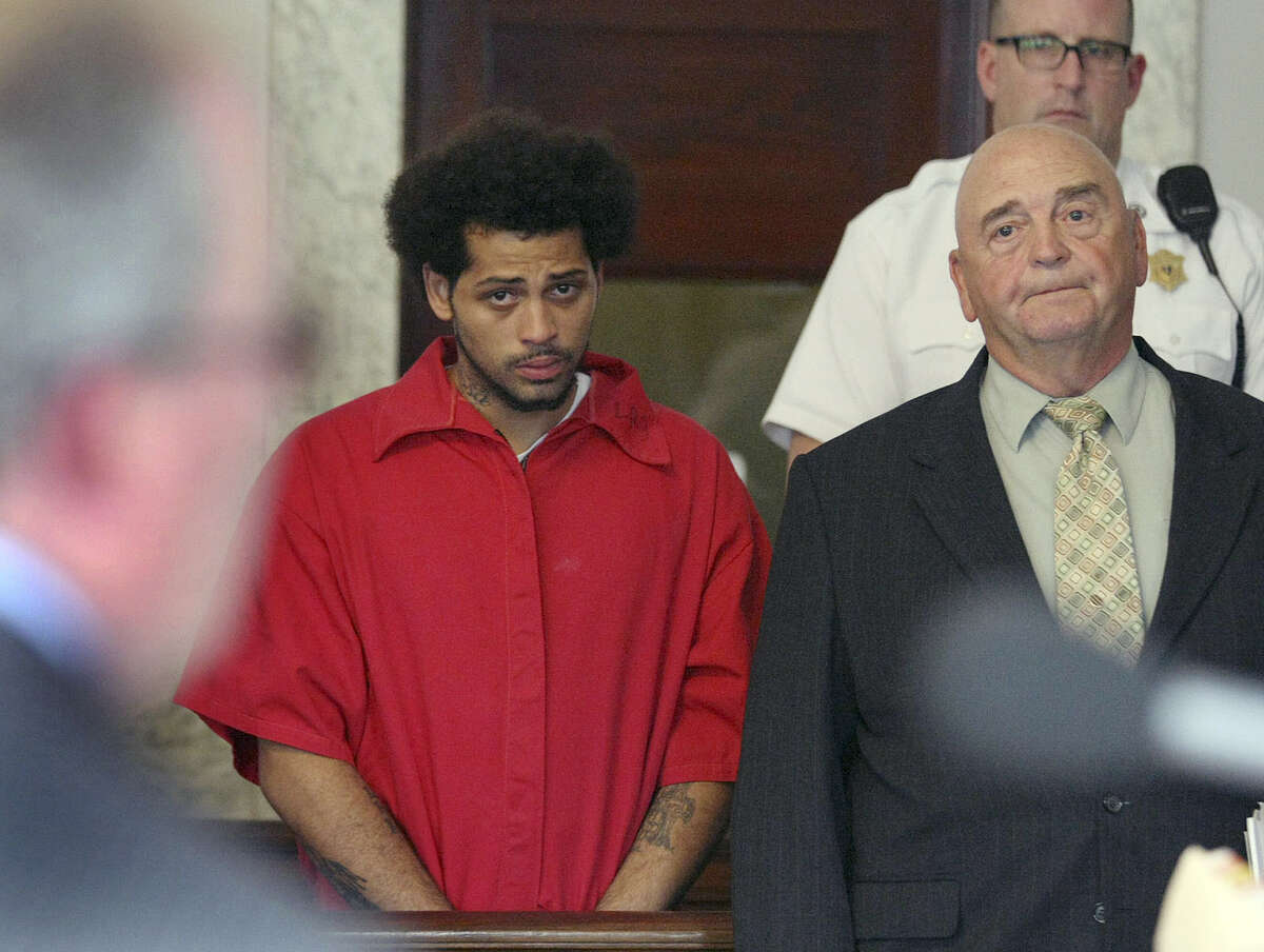 Aaron Hernandez's lawyer: Ex-Patriot sold his jersey number to