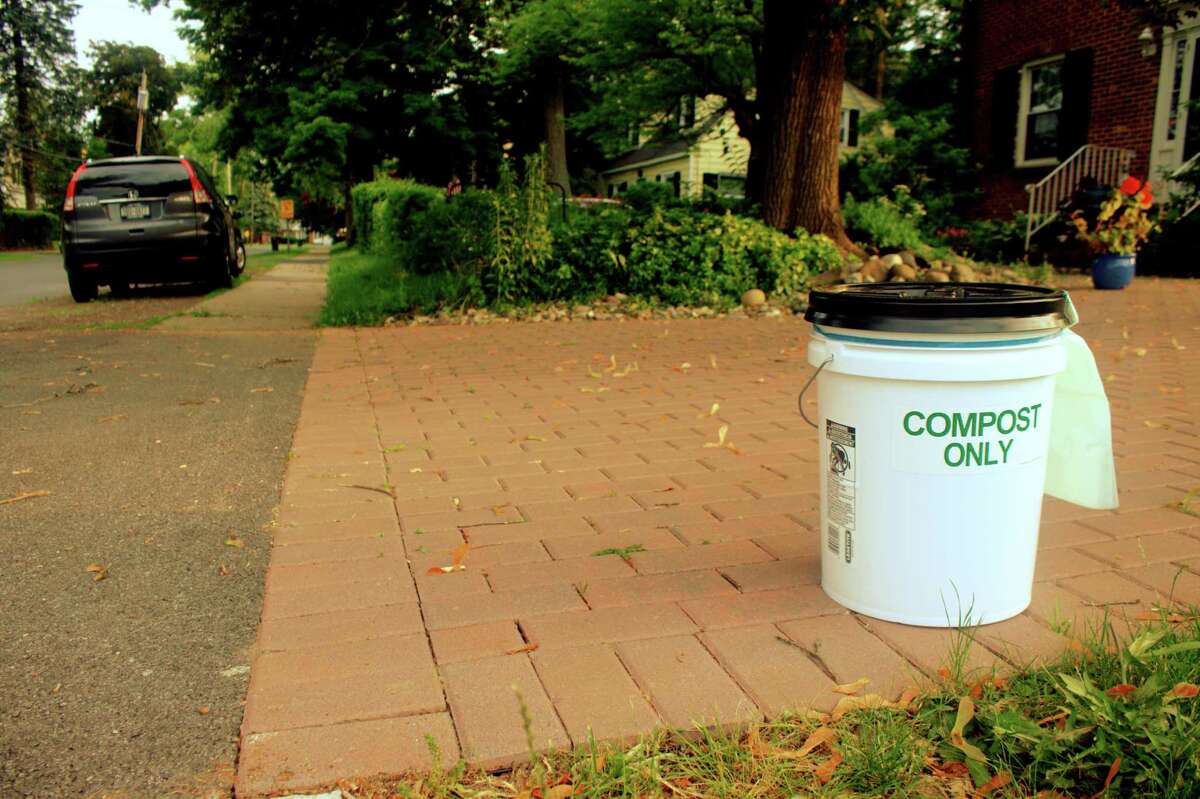 An Empire Zero food waste compost bin
