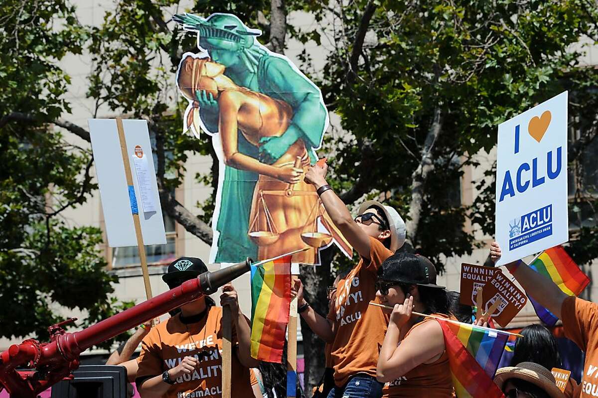 Huge Crowd Ecstatic Vibe At Sf Gay Pride Parade 3927