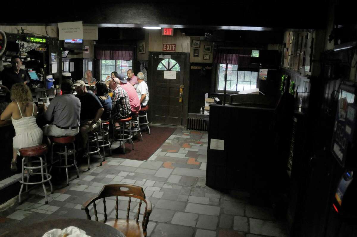 Troy landmark serves its final brew