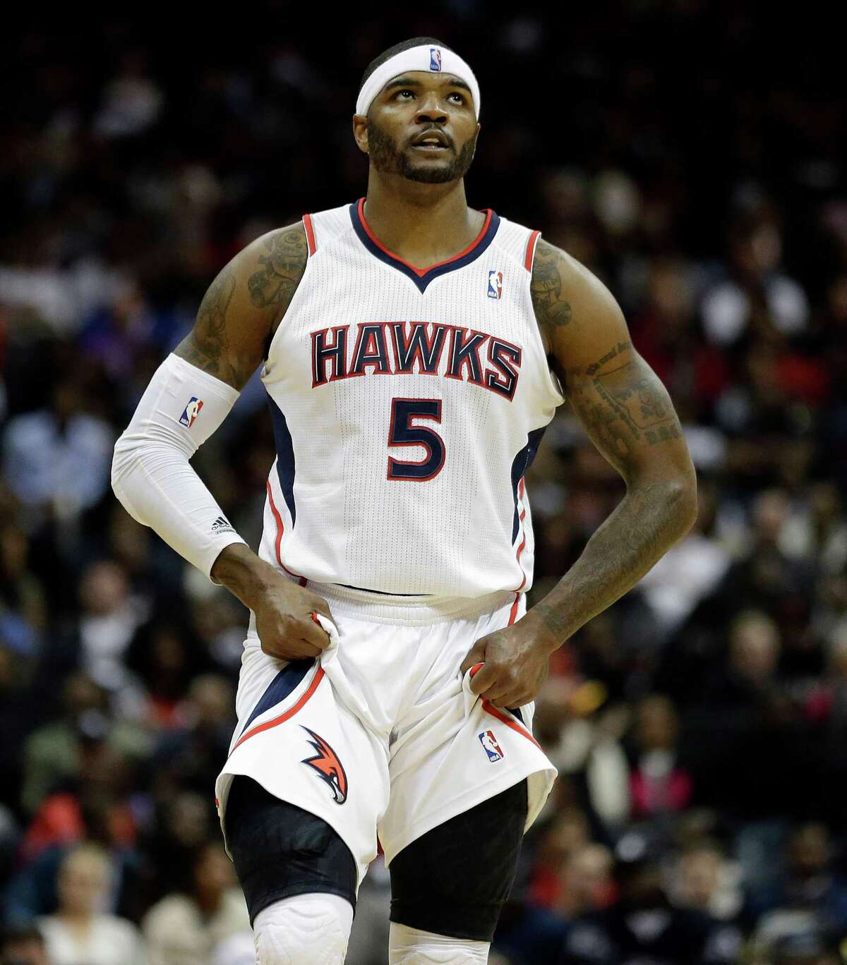 Rockets pursuing Josh Smith to pair with Dwight Howard 