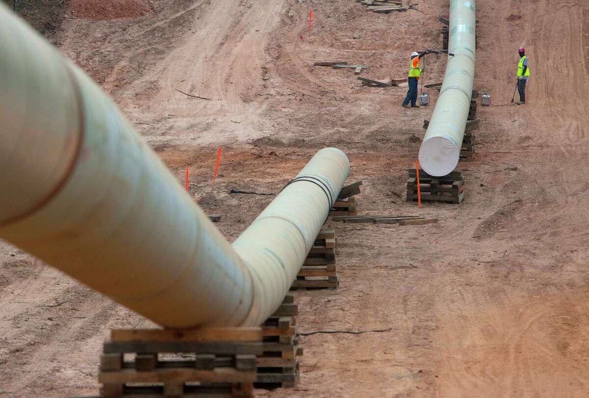 The southern leg of the Keystone XL is on track to begin carrying oil to Nederland by year's end.