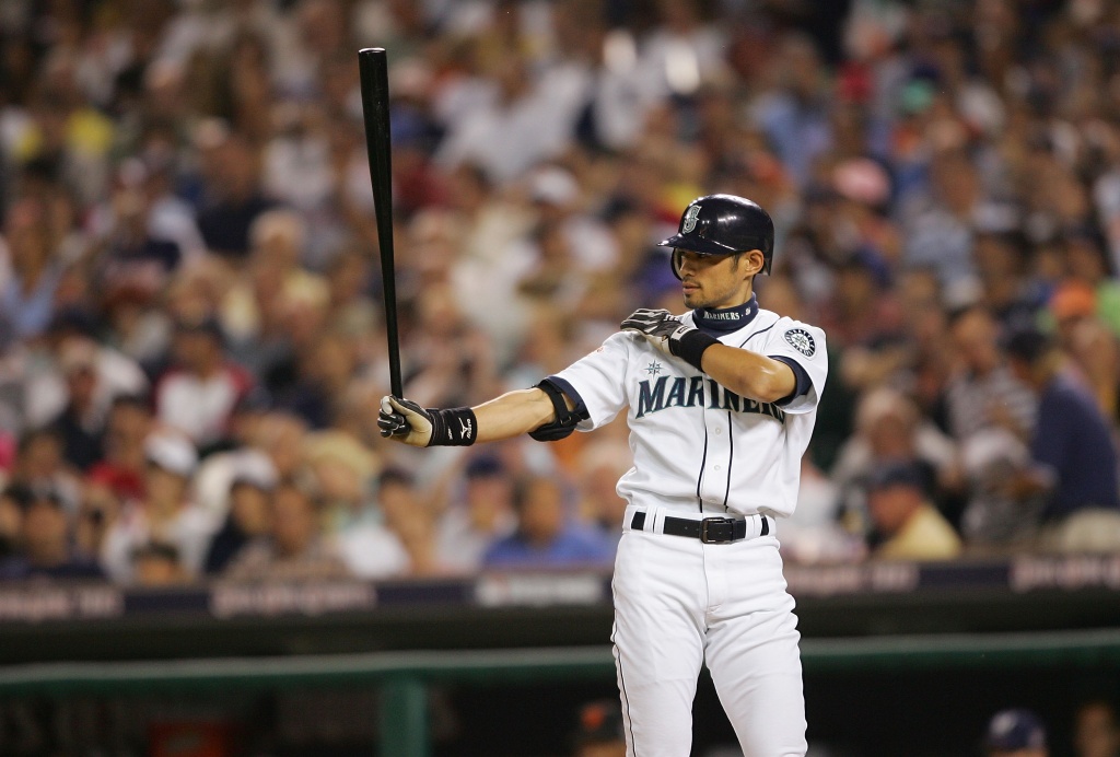 Ichiro Suzuki breaks Pete Rose's career hits record (sort of)
