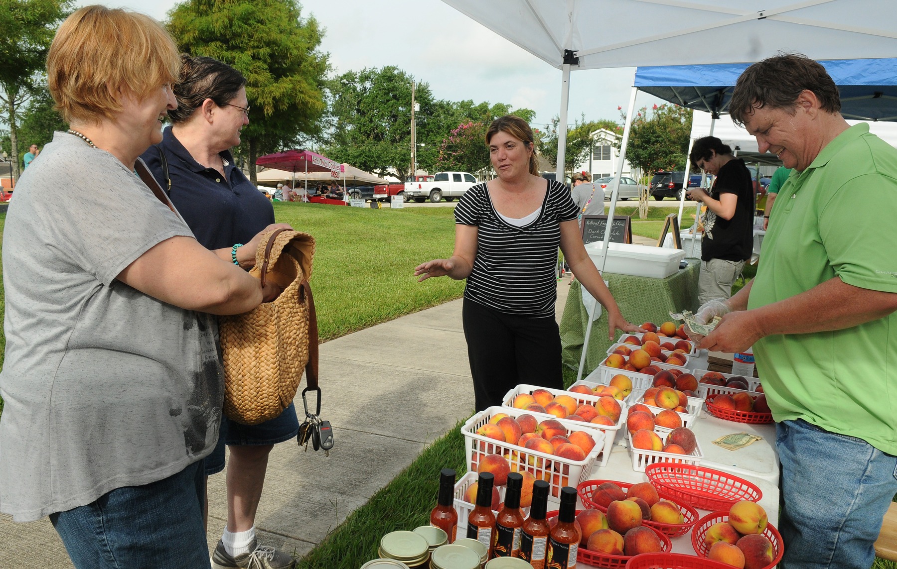 Farmers market supports Pearland economy, brings community together