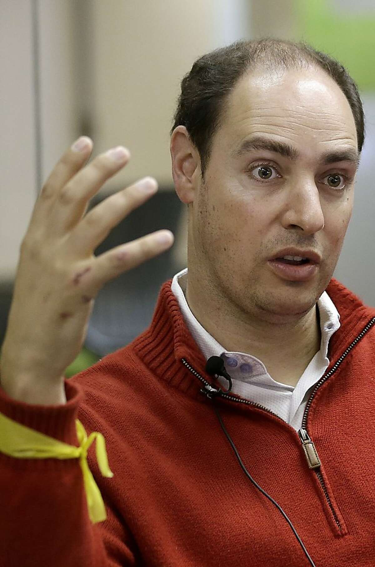 S.F. plane crash pilot says he was briefly blinded(01)