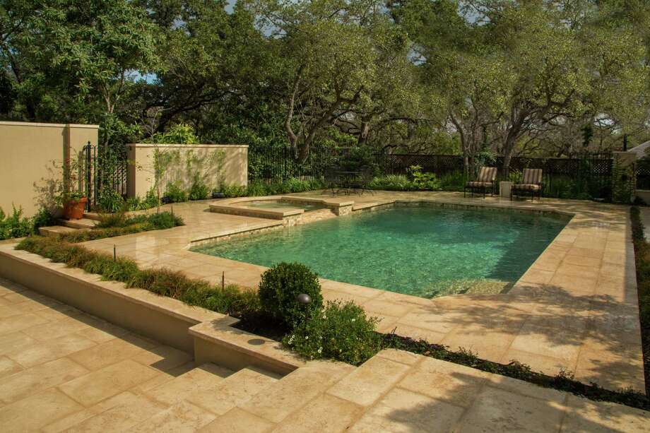 Give Your Pool A Face Lift San Antonio Express News Landscape Architect John Troy Designed A Pool Remodel Done By Artesian Pools The Makeover Gave