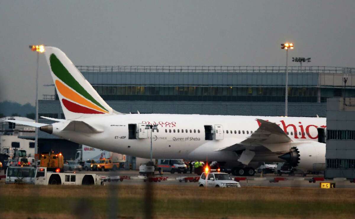 Boeing 787 Catches Fire At London S Heathrow