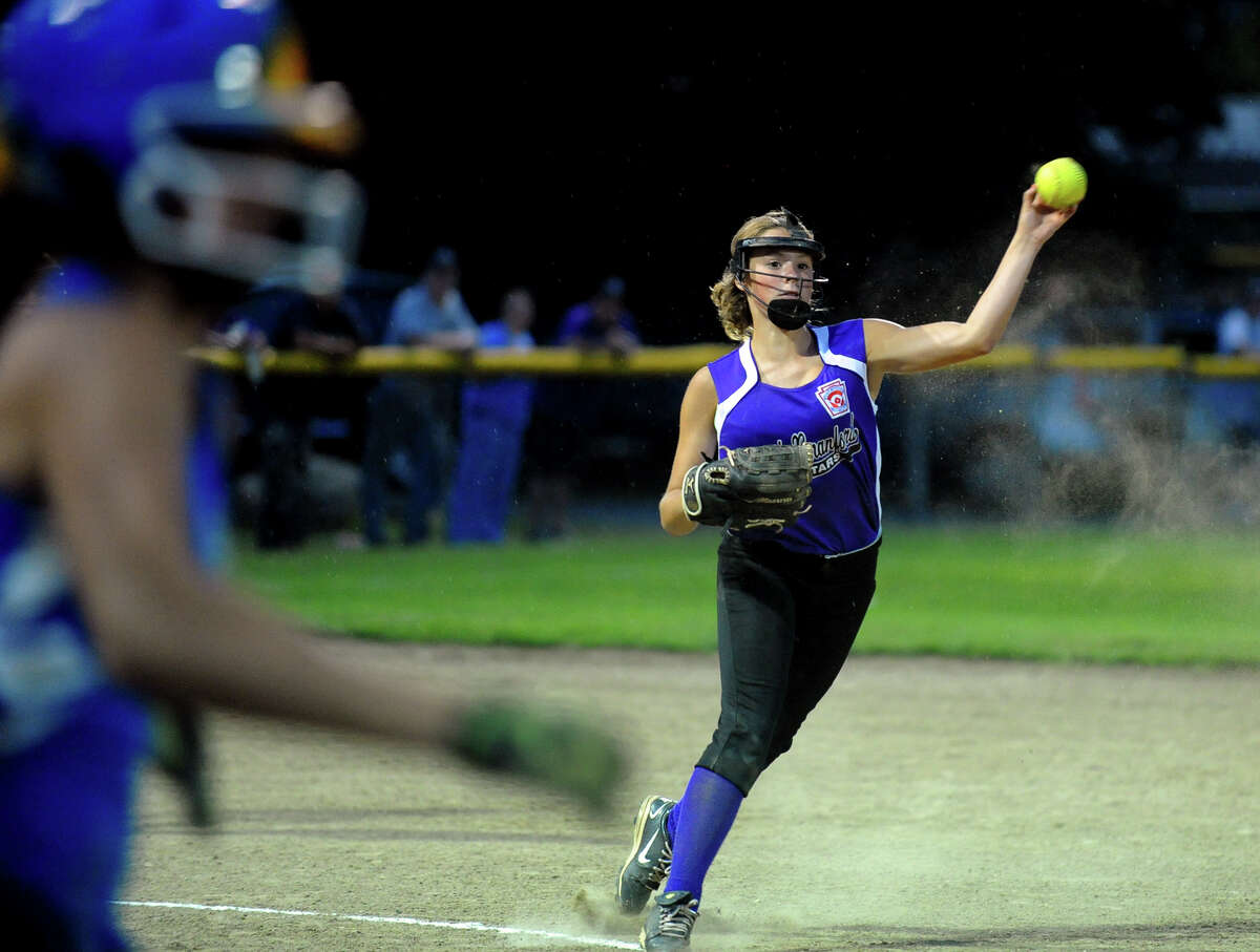Condo pitches in to lead Seymour past North Branford