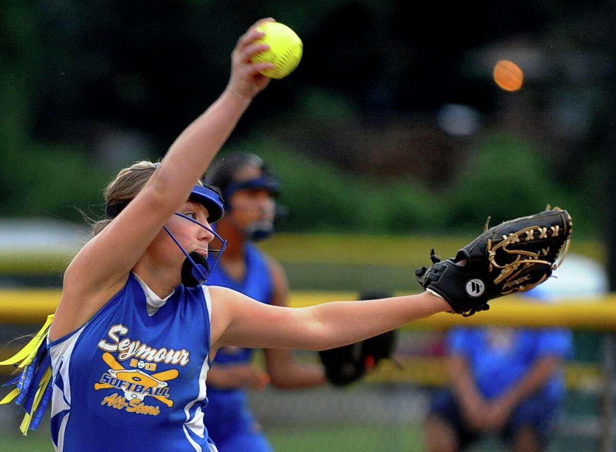 Condo pitches in to lead Seymour past North Branford