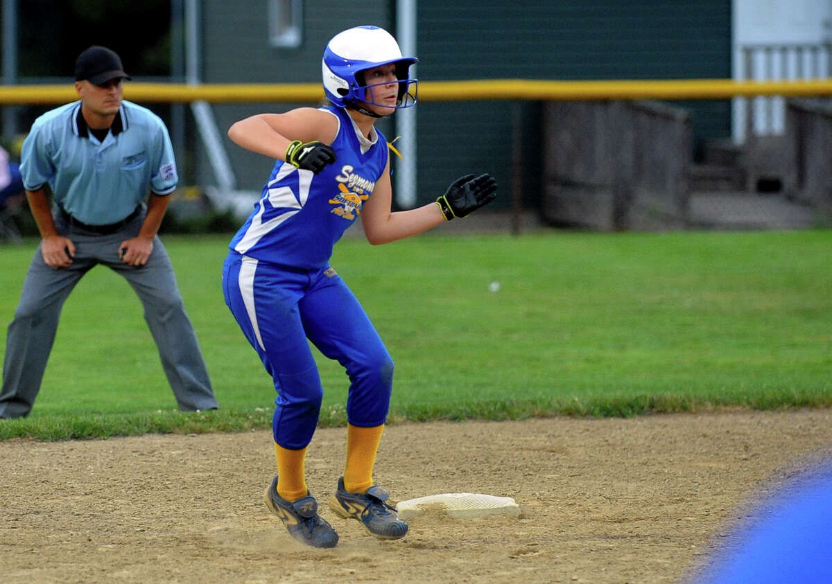 Condo pitches in to lead Seymour past North Branford