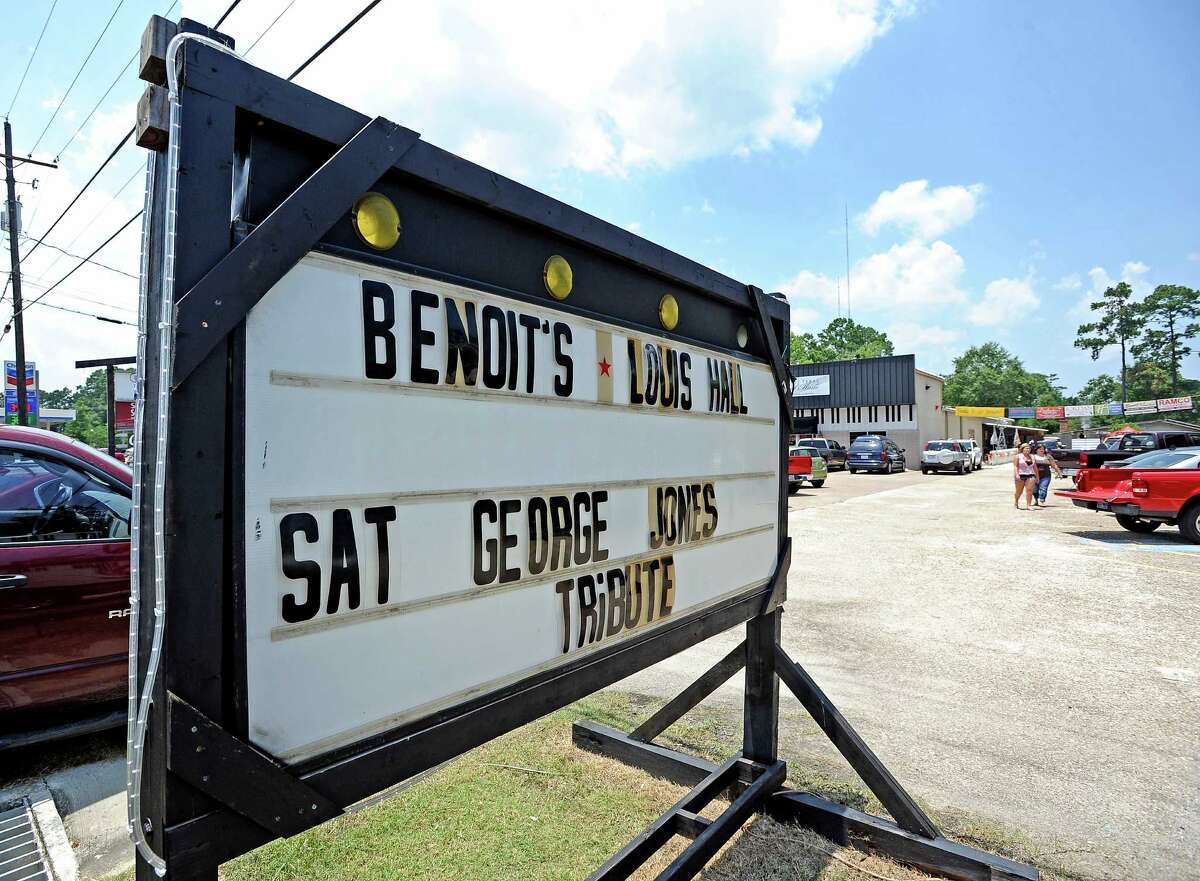 Southeast Texans pay tribute to Jones